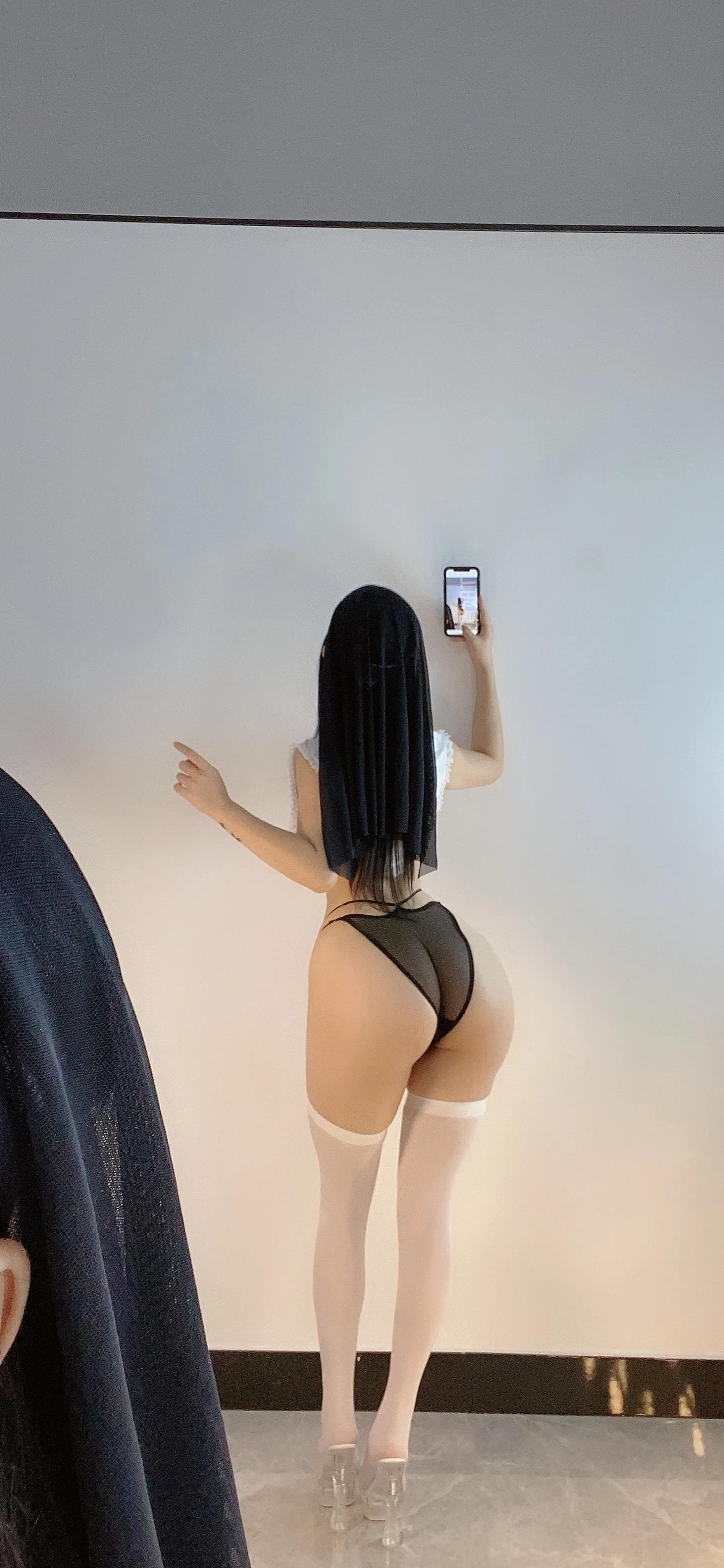俏妞qiaoniuTT – 疯狂修女 12P